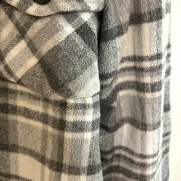 Thread & Supply button up shirt - Picture 4 of 4